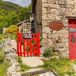 Cocon Avec Jacuzzi Holiday home *