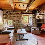 Holiday home Cocon Avec Jacuzzi *