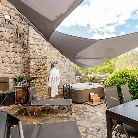 بيت للعطل Cocon Avec Jacuzzi Labastide-sur-Bésorgues